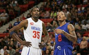 hth体育-比斯利:第一次扣篮是11岁 当时KD在我头上扣篮让我很生气