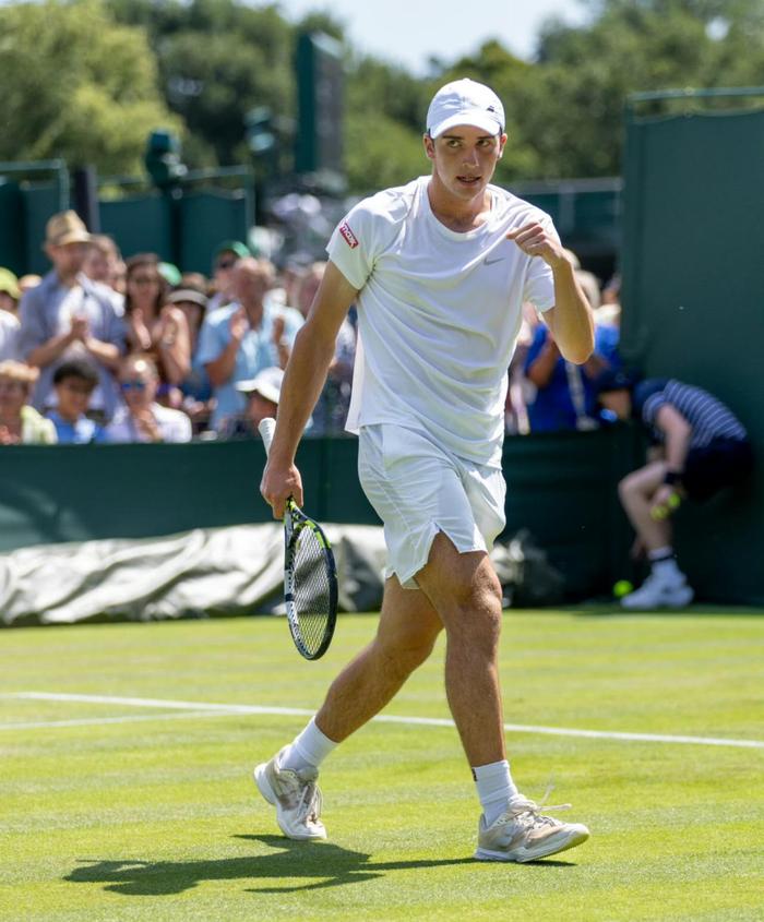 百万奖金秒变烫手的山芋？输给阿卡的英国小将必须在年底花掉90万