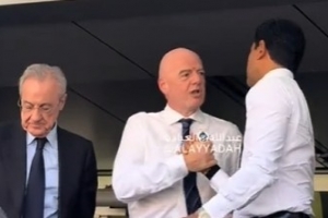 hth体育-快藏不住笑了纳赛尔赛后拥抱弗洛伦蒂诺、因凡蒂诺，嘴角上扬