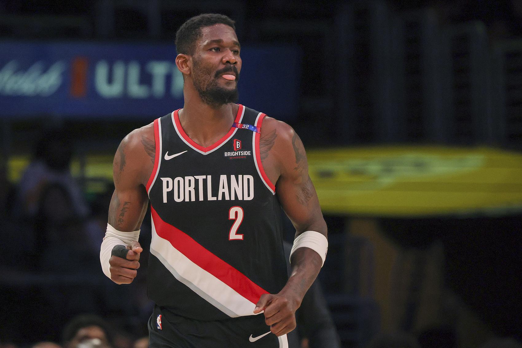 詹姆斯能拯救艾顿的职业生涯吗？若他不能恐怕艾顿就真没救了