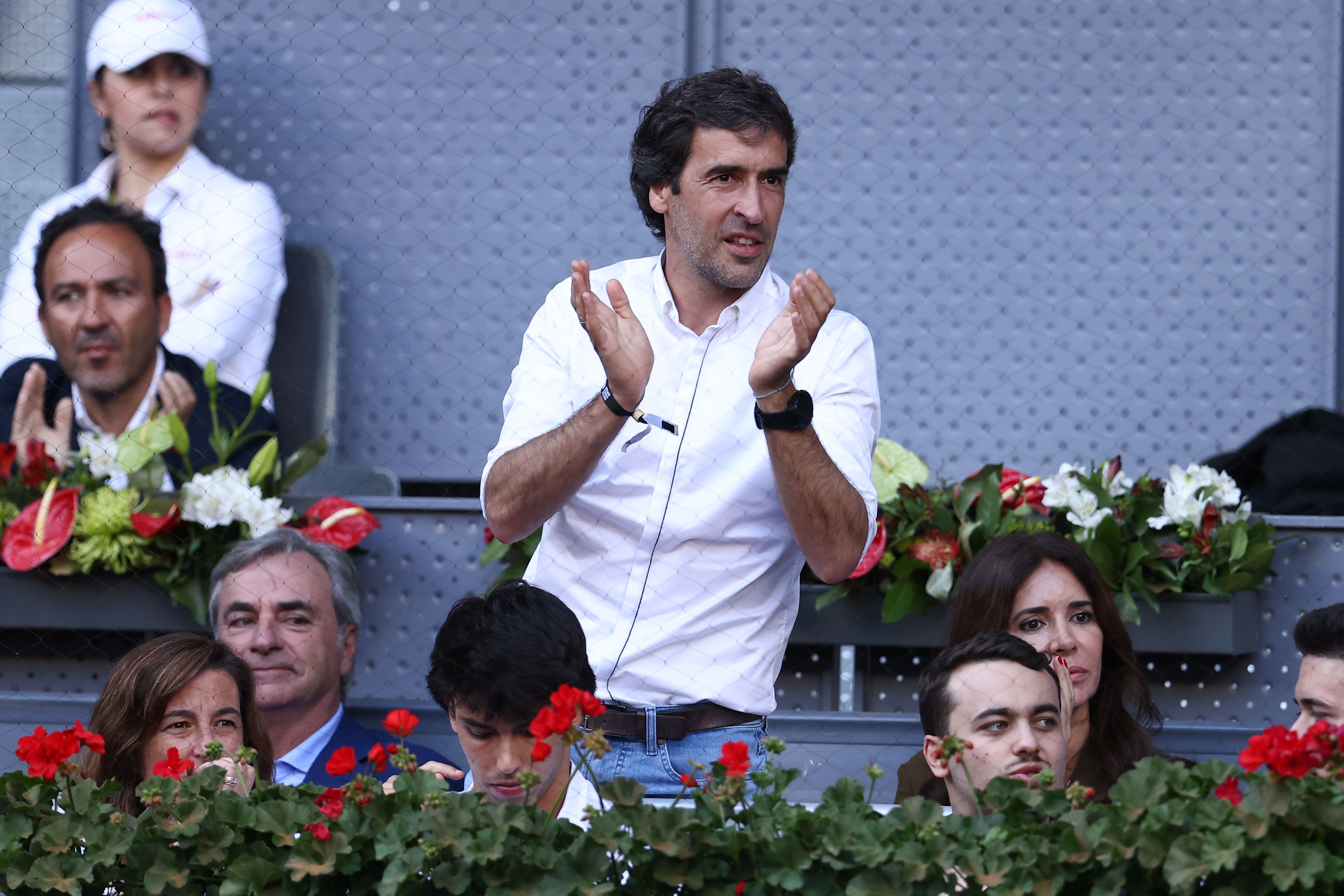 hth体育-马卡报:勒沃库森讨论聘请皇马名宿劳尔执教,他是三位候选人之一