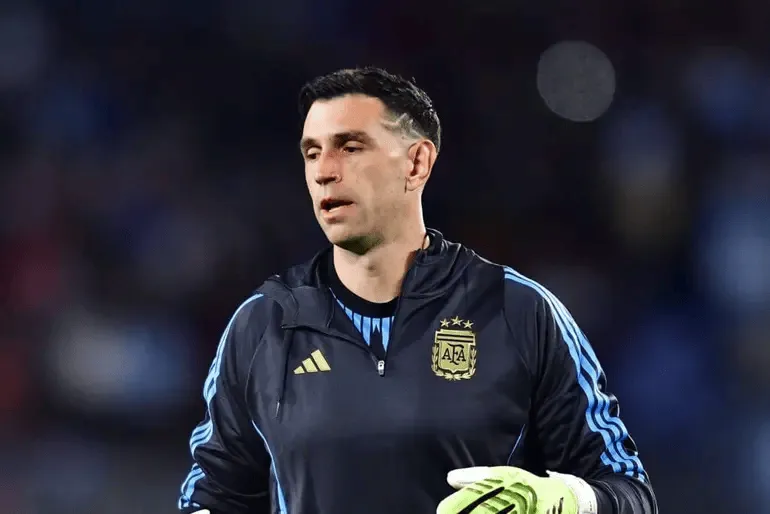 华体会官网入口-TA：大马丁预计世预赛后重返维拉阵容，但未来仍然没有定论