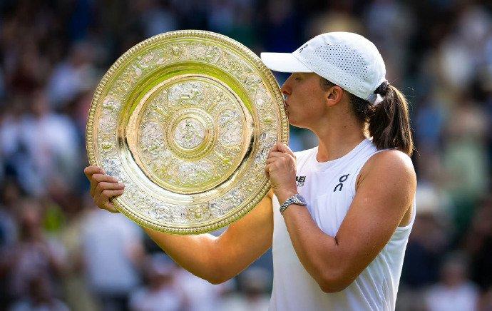 华体会官网入口-生涯奖金近3亿,女单球后能排进历史第几?