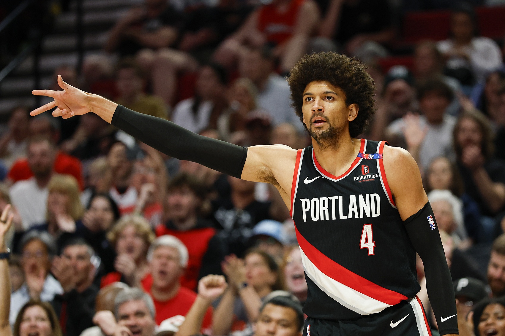 加强防守？湖人与多队探讨了塞布尔&amp;道苏姆&amp;斯玛特的交易可能性