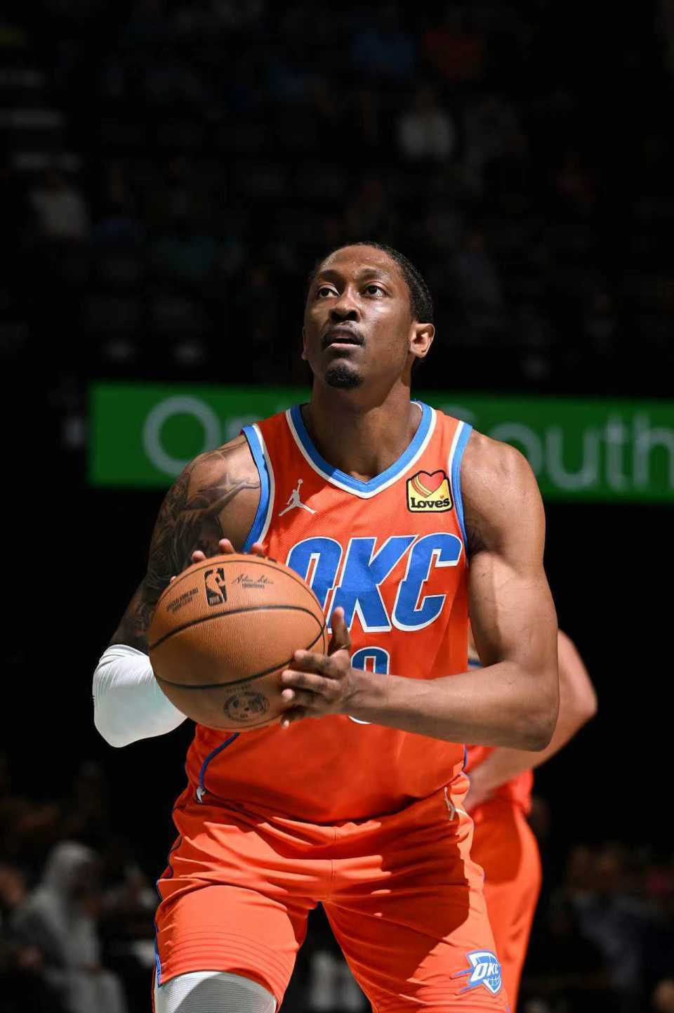 华体会hth体育官网入口-交锋16连胜！亚历山大缺席残阵雷霆21分逆转灰熊 杰伦26+10