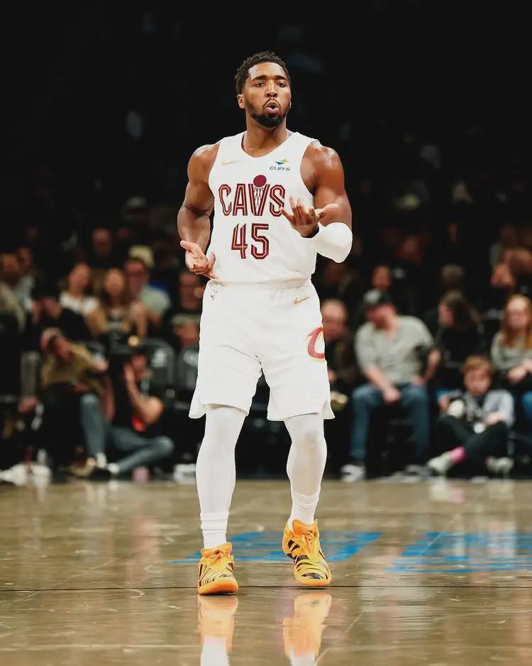 5年1.93亿！断崖式下滑！东部第一变第八