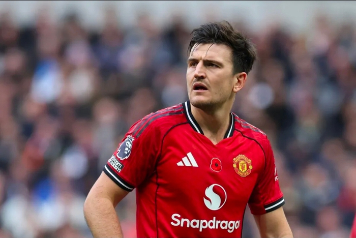 曼联拒绝马奎尔转会报价，卡里克确认留队|太阳报|老特拉福德|英媒|哈里-马奎尔|ac米兰_新浪体育_新浪新闻