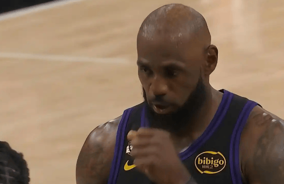 华体会官网入口-詹姆斯让权，东契奇扛旗：湖人锁定季后赛，新老王权平稳交接